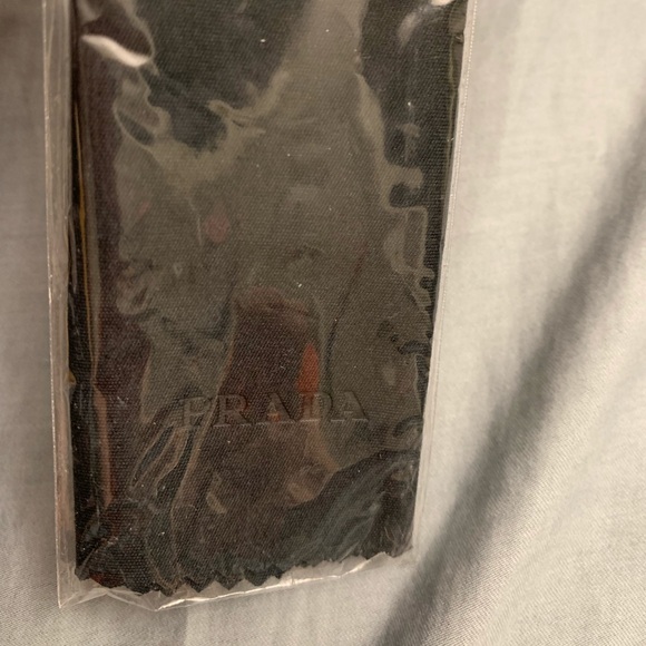 Like new authentic Prada sunglasses unisex - Picture 3 of 11